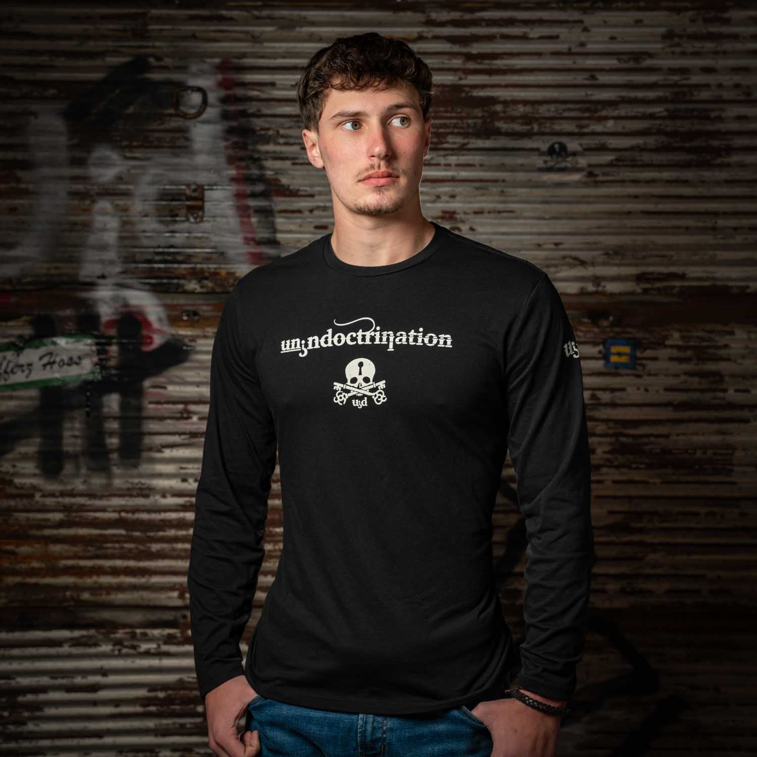 Men’s/Unisex Long-Sleeved Tee