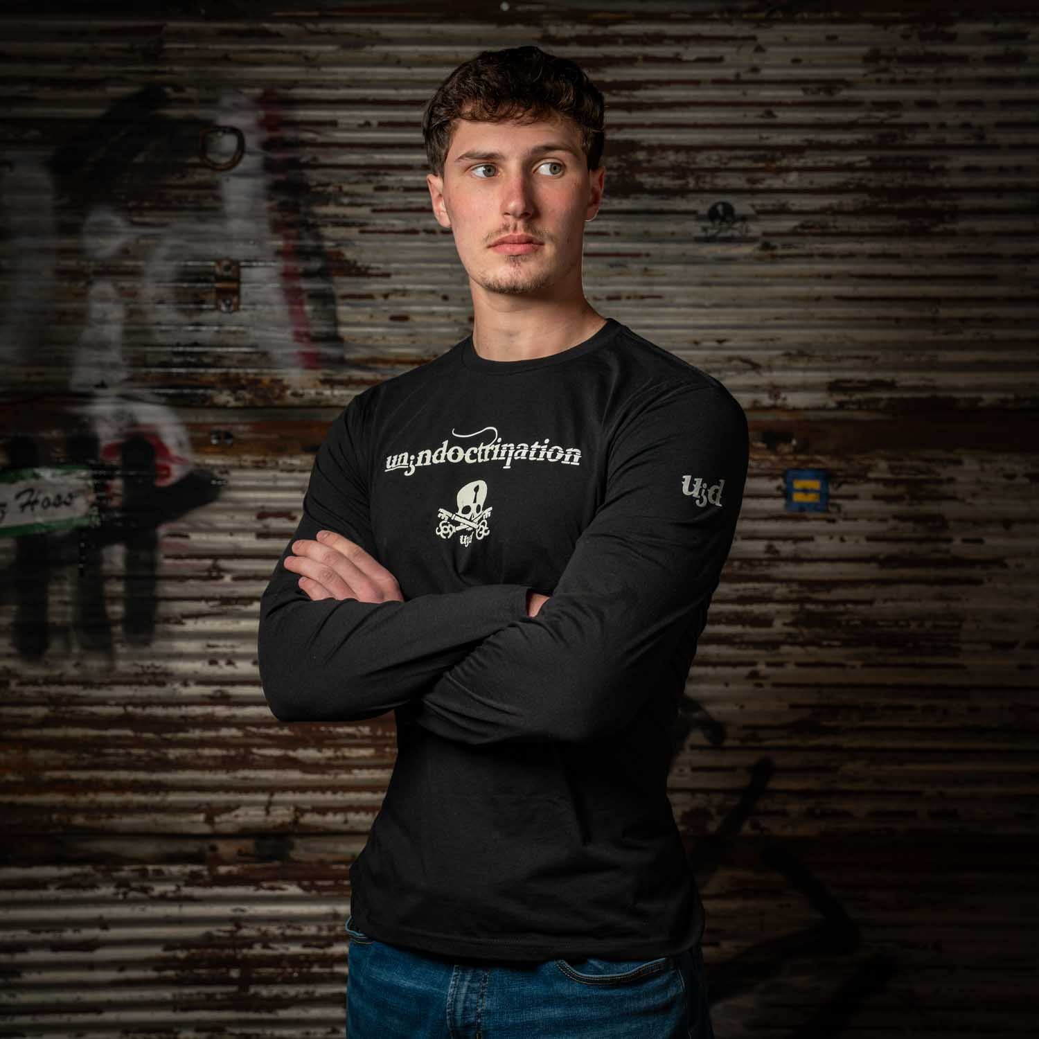 Men’s/Unisex Long-Sleeved Tee