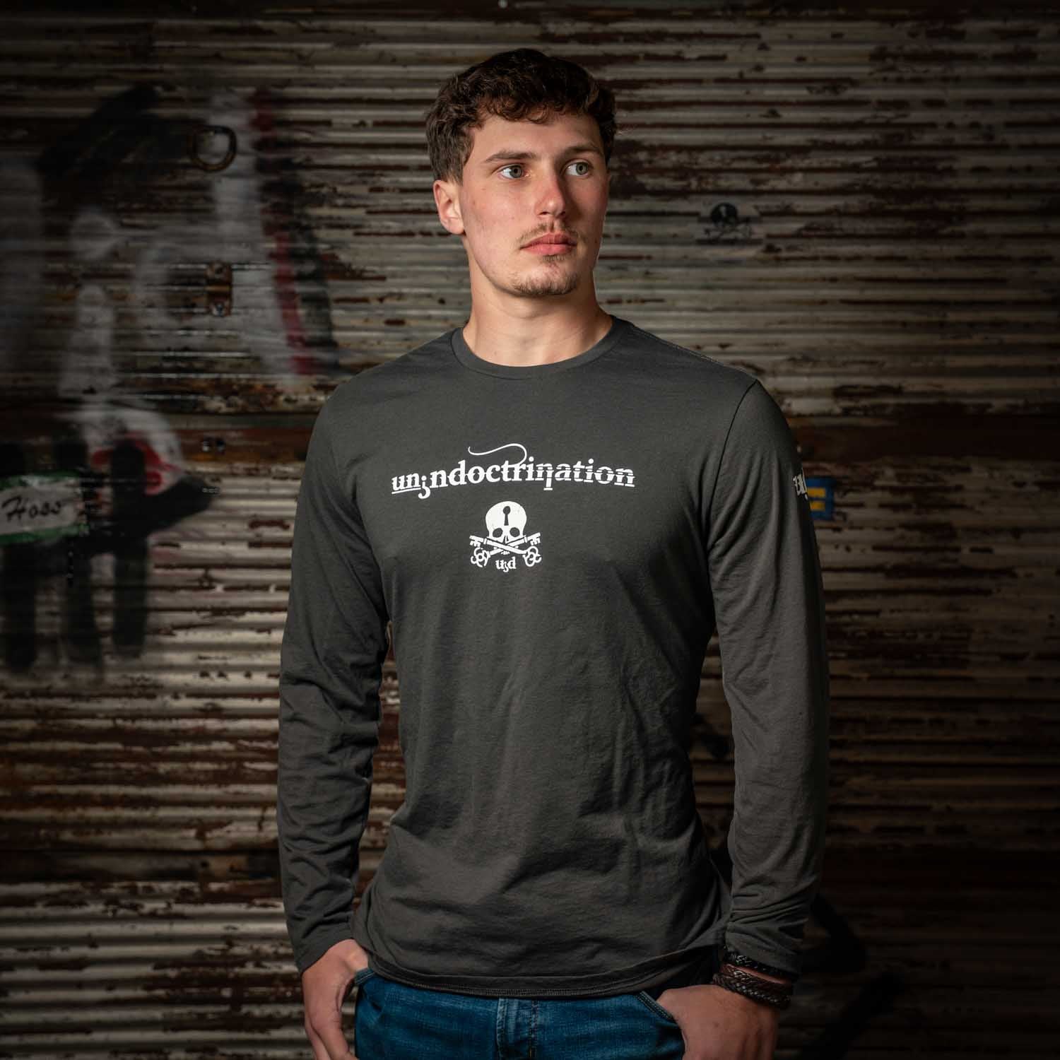 Men’s/Unisex Long-Sleeved Tee