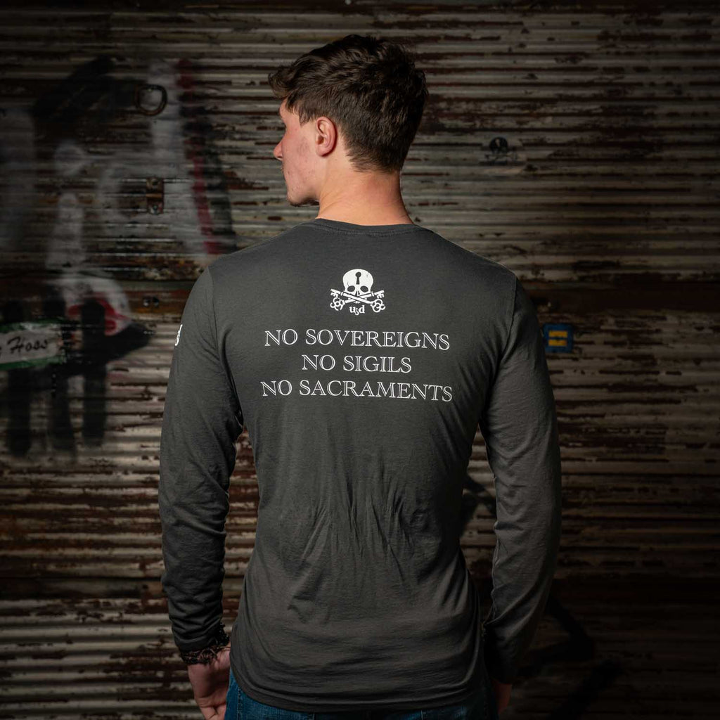 Men’s/Unisex Long-Sleeved Tee