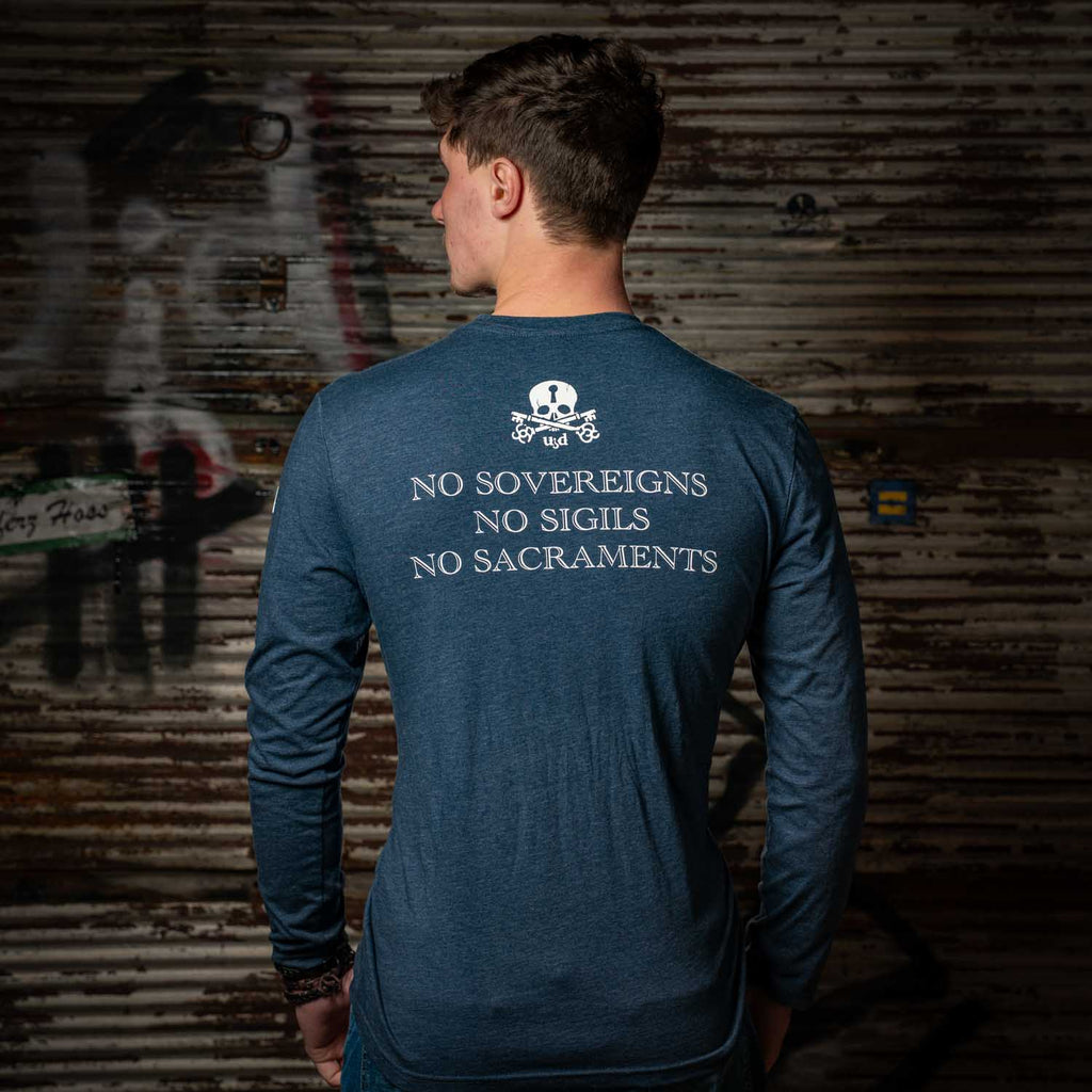 Men’s/Unisex Long-Sleeved Tee